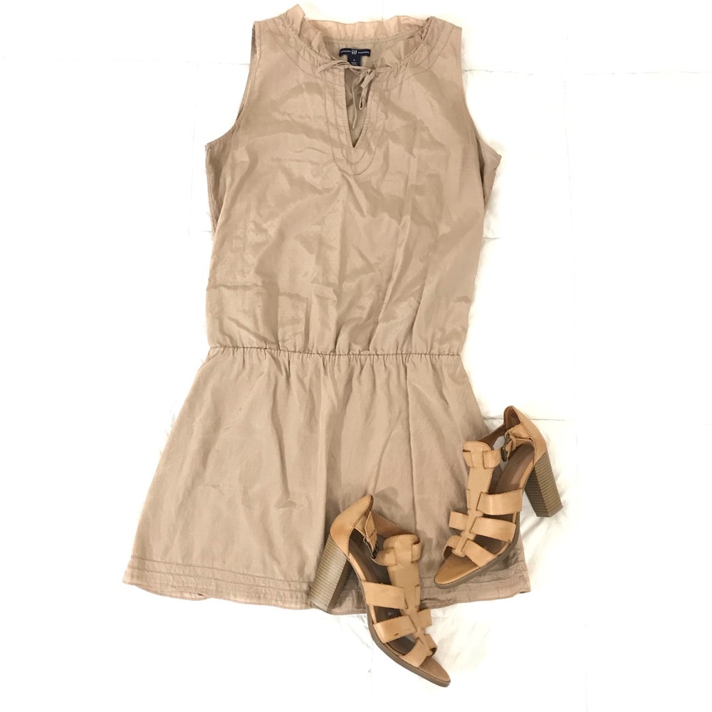 Gap Ruffled Neck Dress Size Small